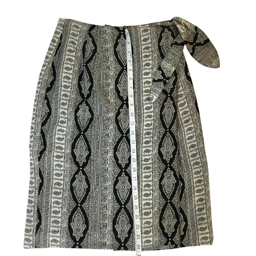 Talbots Petite Silk Wrap Skirt Size 8P Black White Midi Paisley Boho Lined Tie - Picture 5 of 7